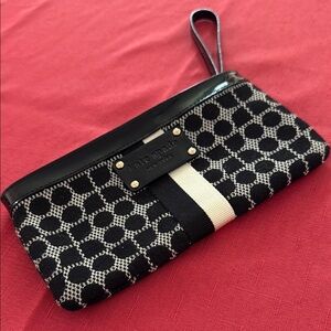 Kate Spade Black and Cream Patterned Wristlet